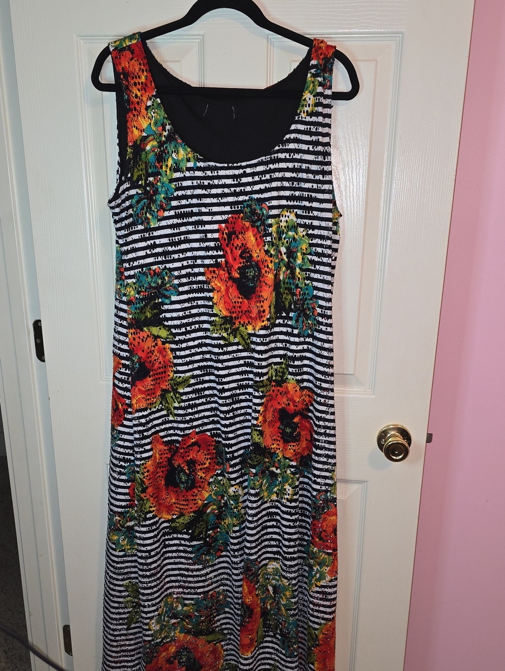 Sleeveless‎ Floral Stripe Maxi Dress in Black & Orange